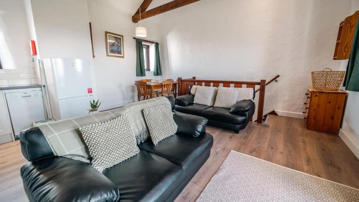 Lovely 2 Bedroom Coastal Cottage Near Bude Eksteriør billede