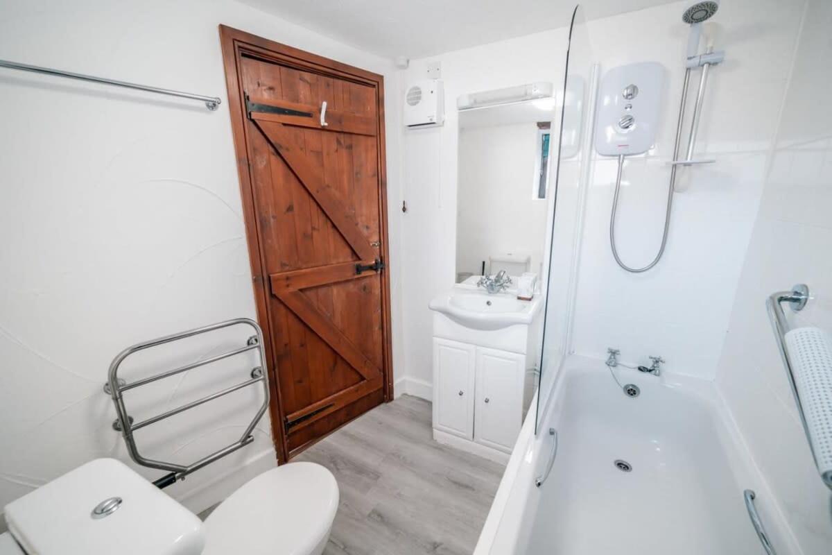 Lovely 2 Bedroom Coastal Cottage Near Bude Eksteriør billede